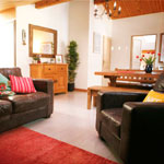 Le Refuge, Chamonix: The main room is open and spacious